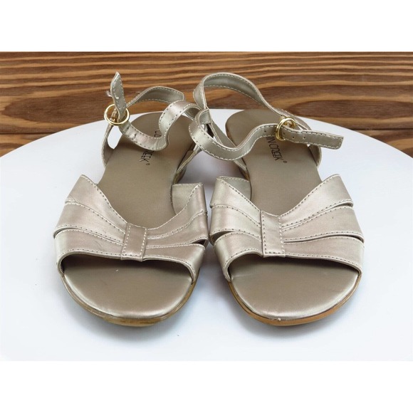 Cabin Creek Size 7 M Women Sandal Ankle Strap Beige Synthetic - Picture 3 of 10